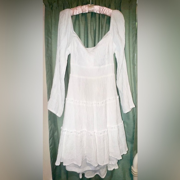 Alter’d State White Long Sleeve bow tie back Tiered Mini Dress Size Large EUC - Picture 1 of 11